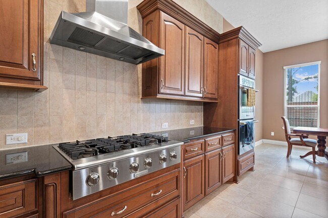 Building Photo - 10602 Comeaux Ln