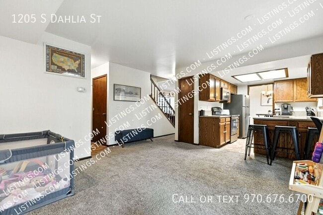 Building Photo - 1205 S Dahlia St