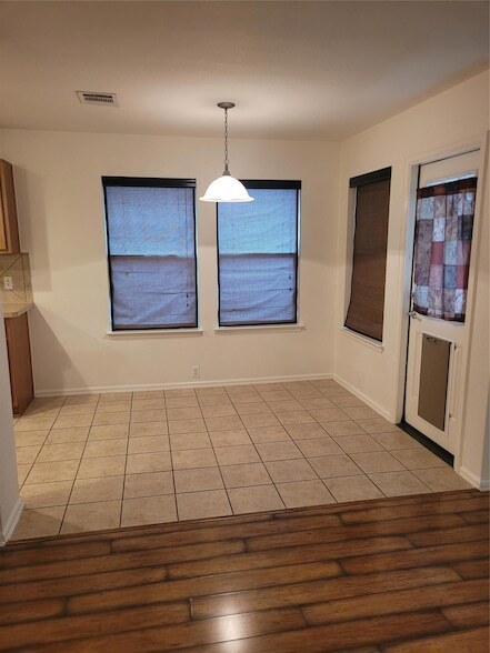 Building Photo - 433 Moorhen Cove