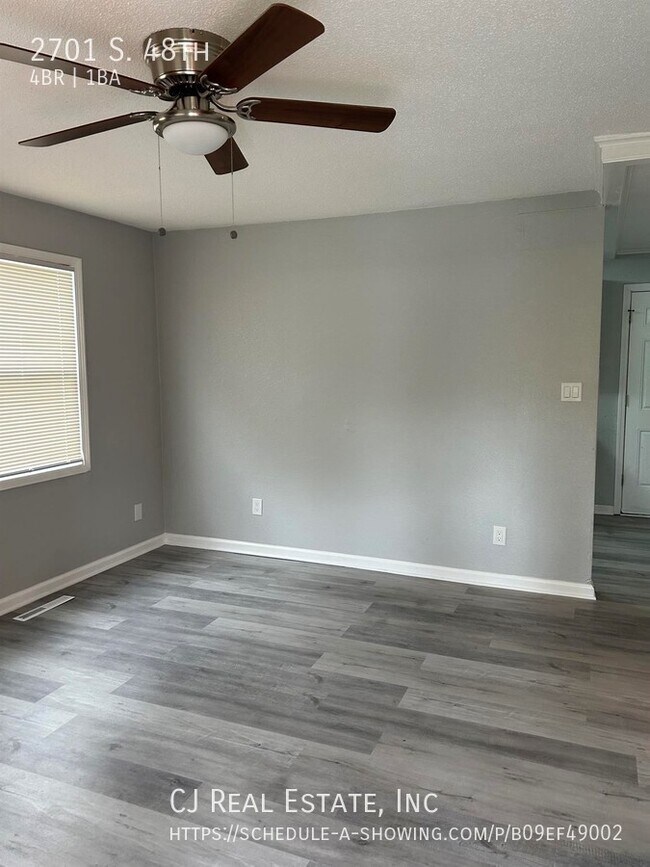 Building Photo - 2701 S 48 St