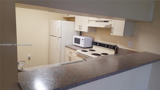 Building Photo - 9823 Nob Hill Ct