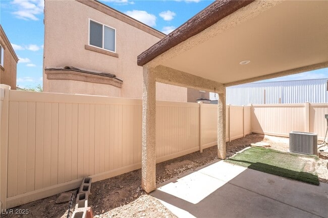 Building Photo - 6213 Clackamas Ct