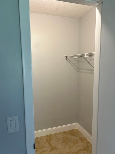 Building Photo - 2300 NE 1st Ln