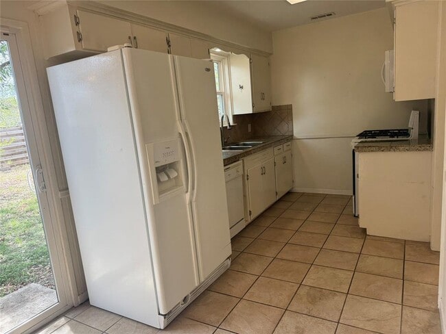 Building Photo - 8017 Tisdale Dr