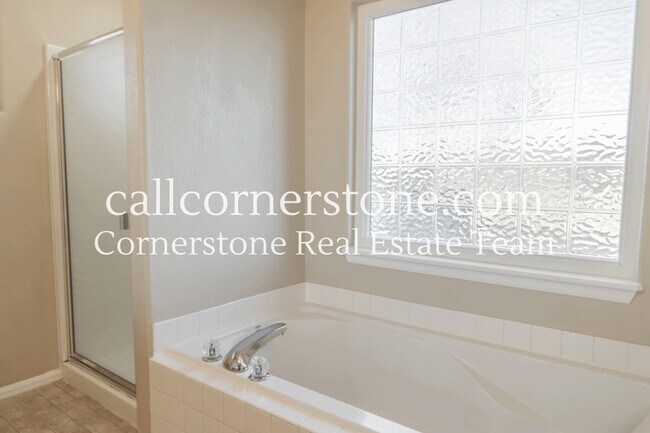 Building Photo - 7975 Superior Hill Pl