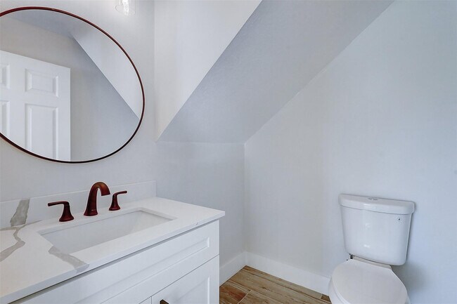 Building Photo - 1956 SW Jamesport Dr