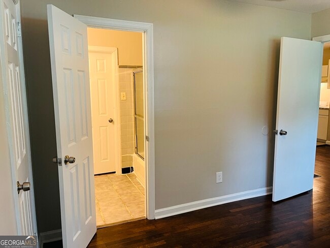 Building Photo - 4531 Wesley Dr