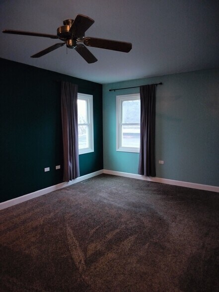 Building Photo - 484 Western Ave