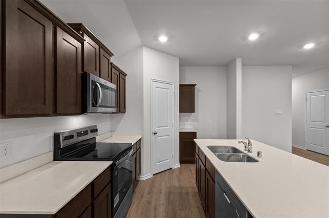 Building Photo - 612 Creek End Dr