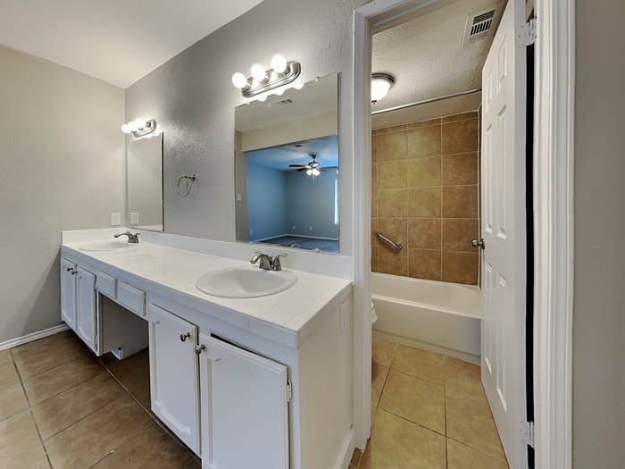 Building Photo - 7621 Pebble Beach Dr