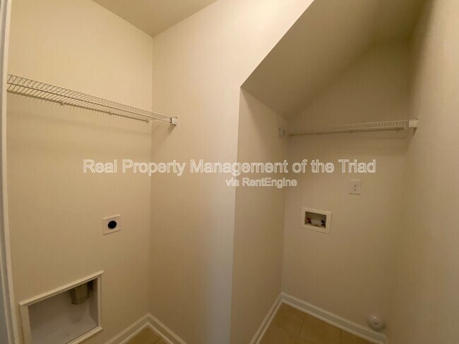 Building Photo - 4539 Deighton Ct