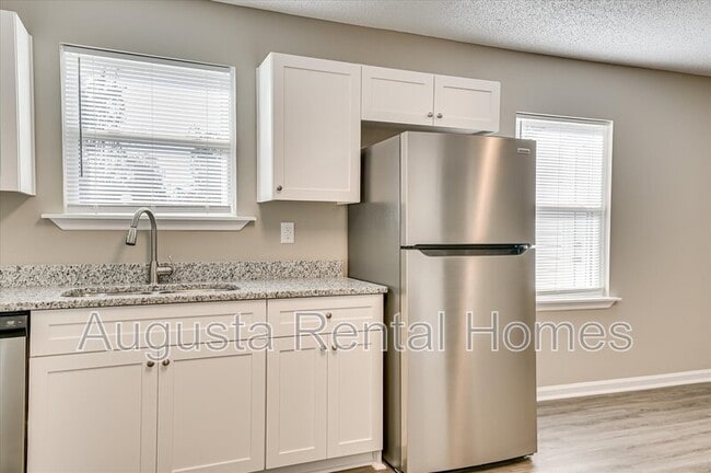 Building Photo - 3422 Chadborne St