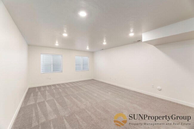 Building Photo - Beautiful Newer Home In Great Lehi Location!!