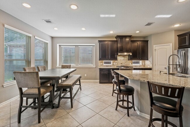 Building Photo - 3544 Woods Estates Dr