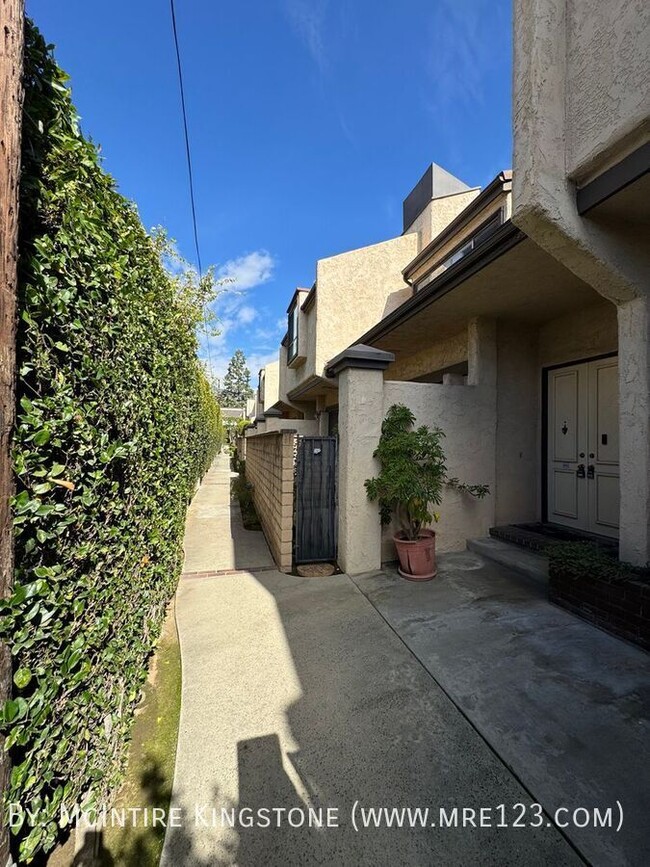 Building Photo - Stunning 3BD 2BA Townhome in Arcadia CA