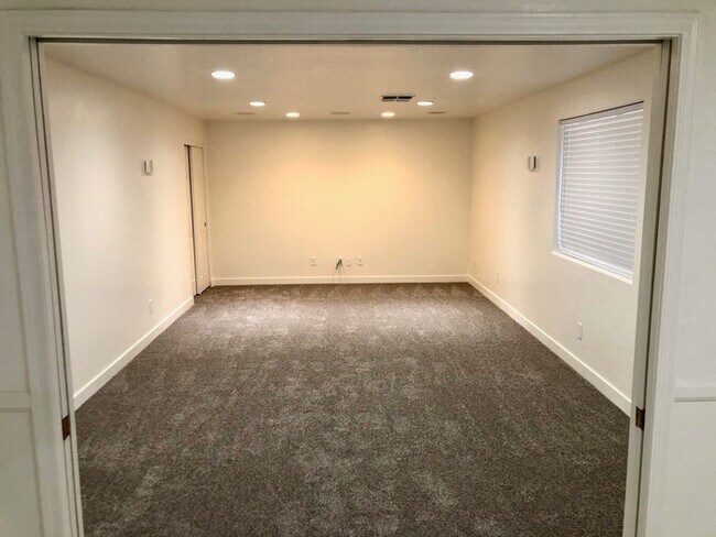 Building Photo - 3533 E Joseph Way