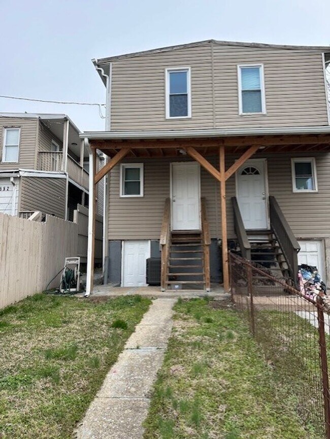 Building Photo - 548 N 3rd St