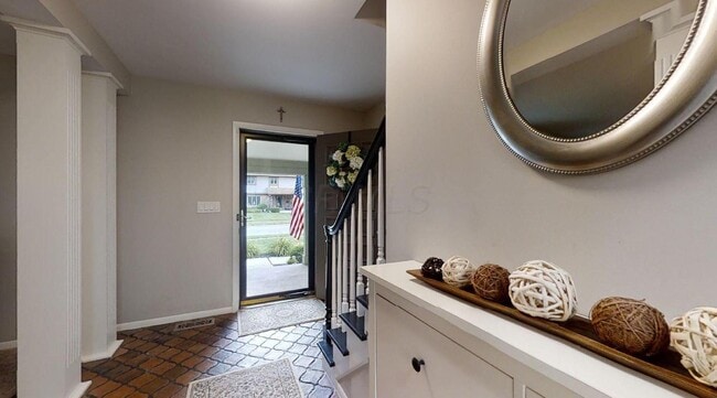 Building Photo - 303 Greenglade Ave