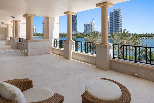 Building Photo - 7133 Fisher Island Dr