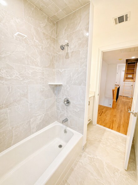 Building Photo - 374 Semel Ave