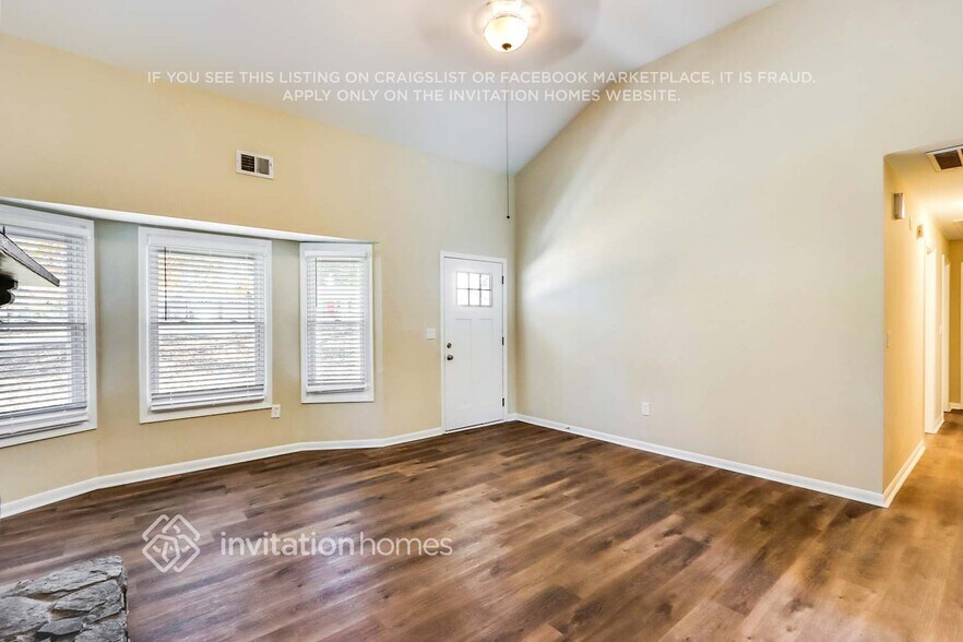 Building Photo - 292 Oak Ridge