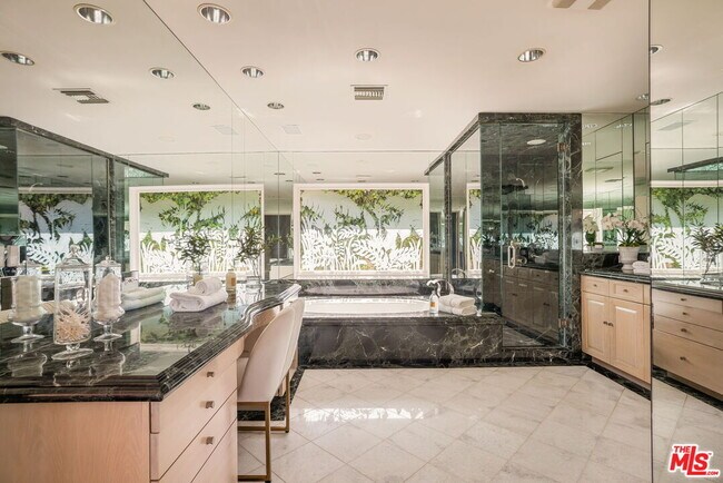 Building Photo - 10820 Ambazac Way