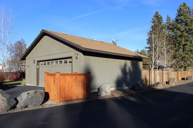 Building Photo - Three Bedroom less than one mile from the ...