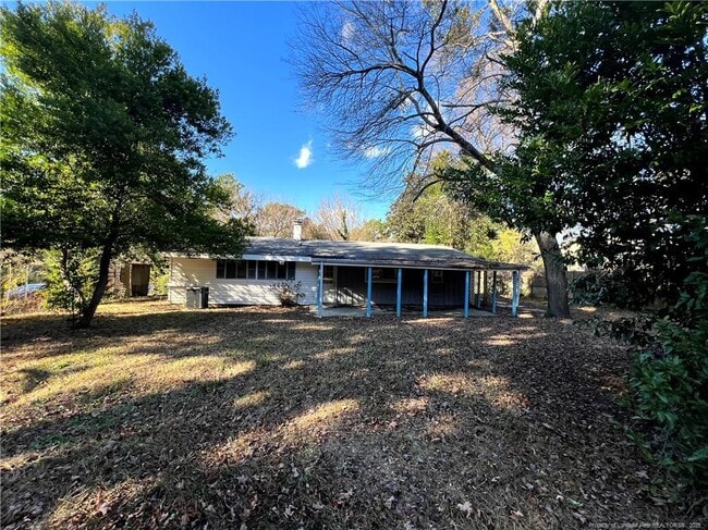 Building Photo - 1602 Crescent Dr