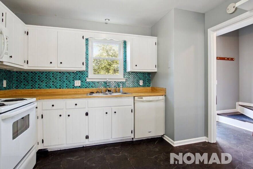 Building Photo - 446 Rural Hill Rd