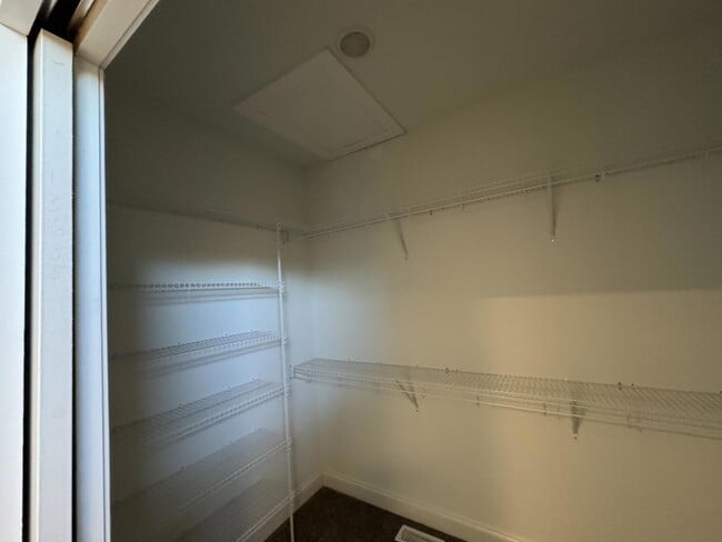 Building Photo - 753 Amanda Ct