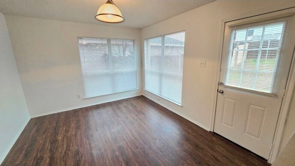 Building Photo - 2817 Island Wren Dr