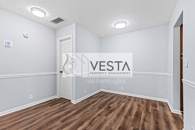 Building Photo - 110 Heywood Rd