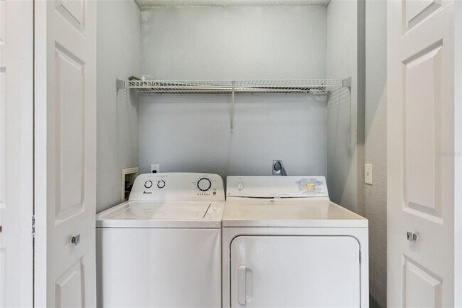 Building Photo - 13015 Plantation Park Cir