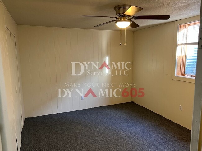 Building Photo - 4BD/2BA House with Double Garage by August...