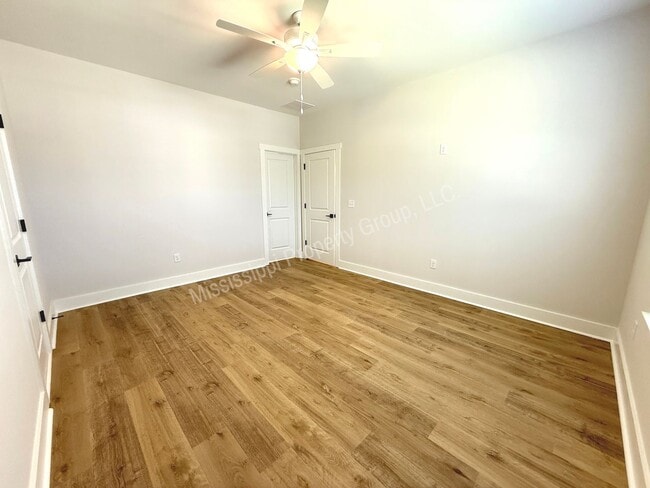 Building Photo - 4BD/4.5BA IN THE RESERVE PHASE II