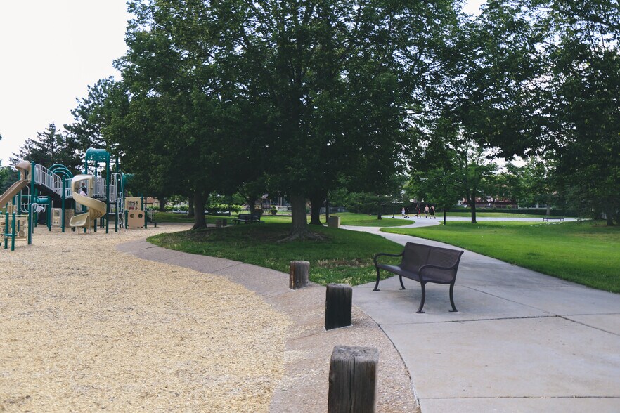 Building Photo - 5580 W 72nd Ave