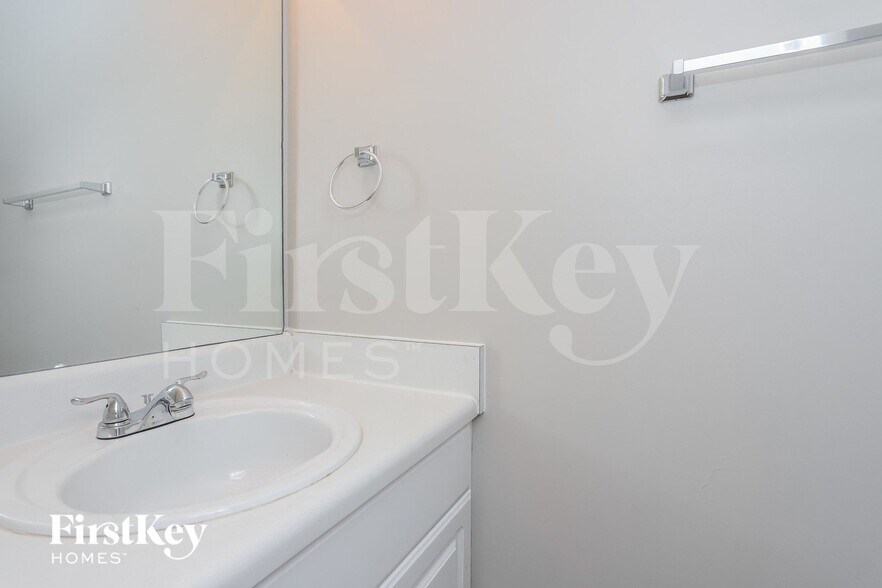 Building Photo - 5833 Cobalt Dr SW