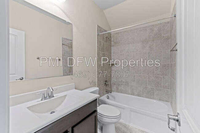 Building Photo - 1624 Medina Ln
