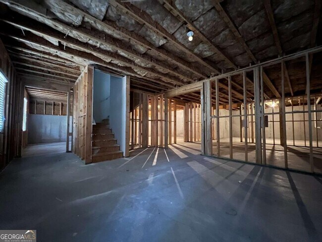 Building Photo - 370 Broadmoor Dr