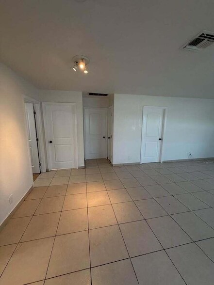 Building Photo - 3395 Helena Dr