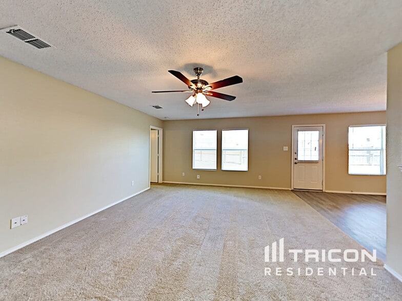 Building Photo - 216 Blazing Star Trail