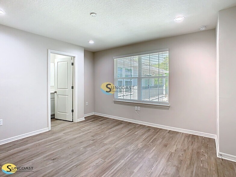 Building Photo - 3821 SW 43rd Ct