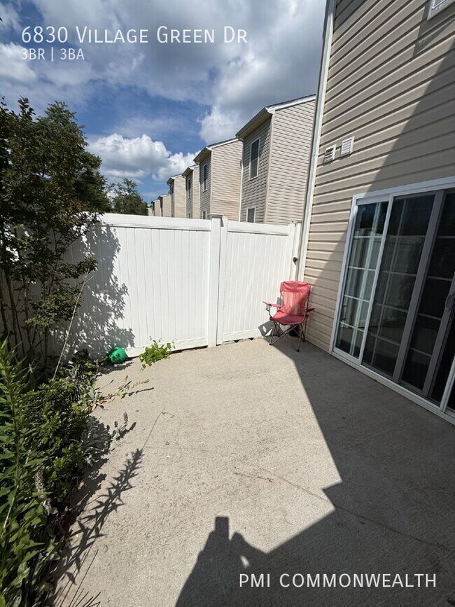 Building Photo - 6830 Village Green Dr