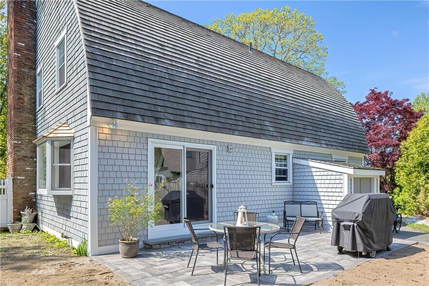Building Photo - 35 Fales Rd