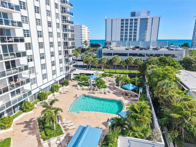 Building Photo - 336 N Birch Rd