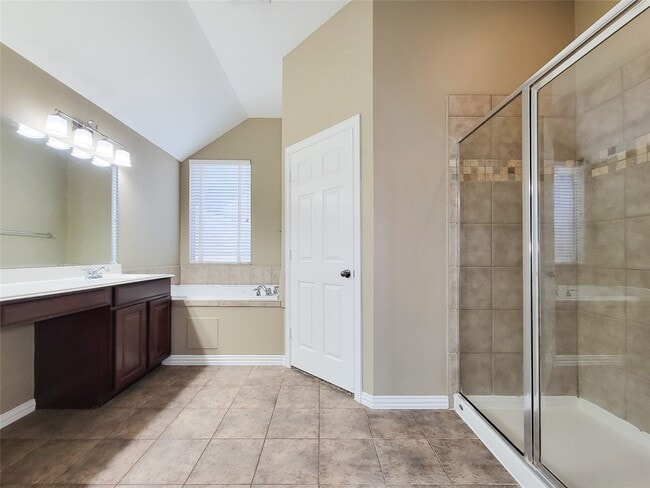 Building Photo - 14322 Darmera Ct