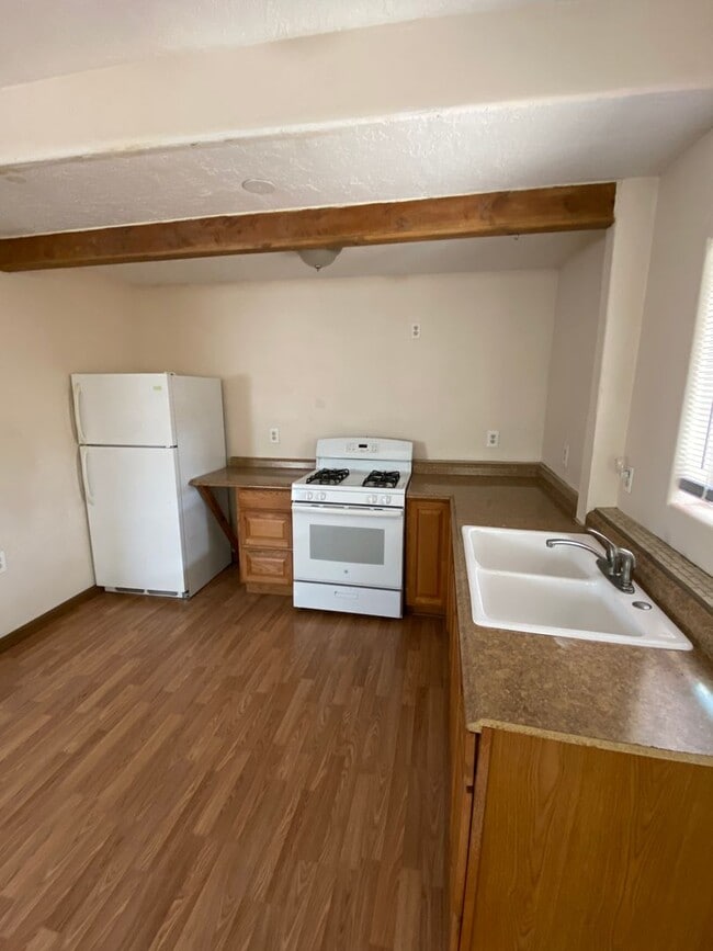 Interior Photo - 431 Virginia Street NE