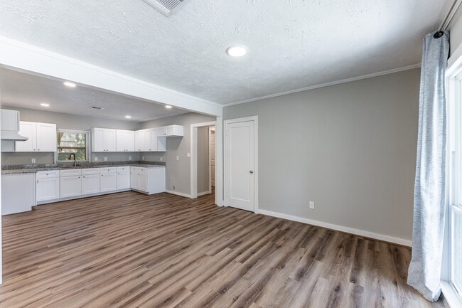 Building Photo - 1528 22nd St