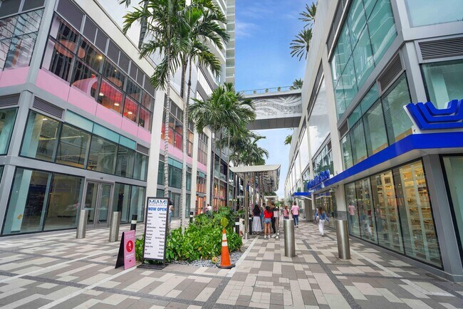 Building Photo - 851 NE 1st Ave