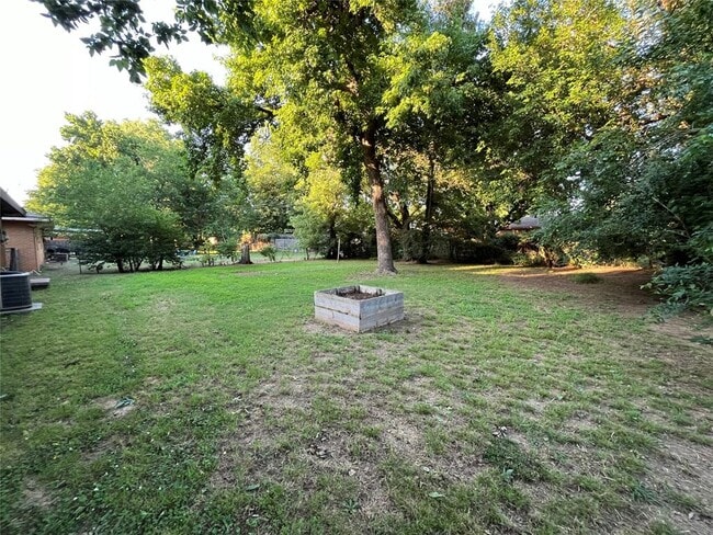 Building Photo - 1603 Franklin Dr